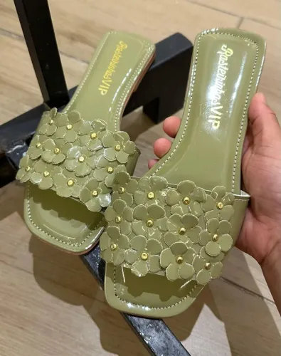 Rasteirinha 3D super luxo 33 ao 39