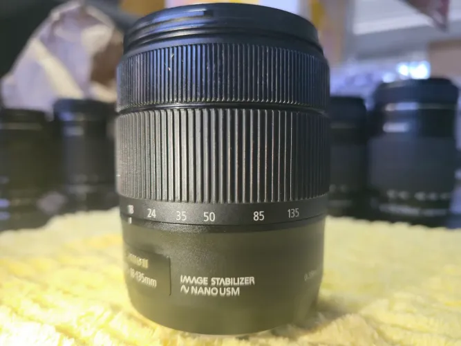Lente Canom ef-s 18-135mm Nano usm
