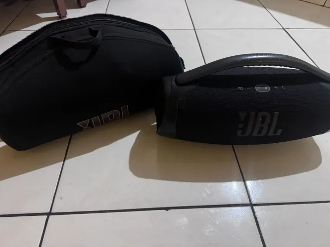 Jbl bombox 3 - acessórios originais e com caixa e case.