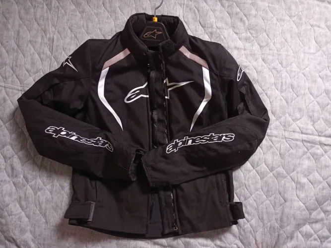 Jaqueta Alpinestars feminina Tam P. Usada poucas vezes. Excelente estado!