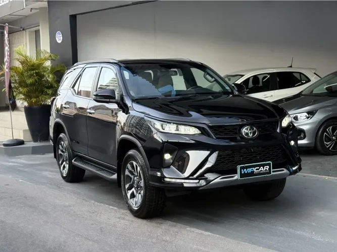 Toyota Hilux SW4 Diamond 2.8 TB 4X4 Die. Aut. 2026