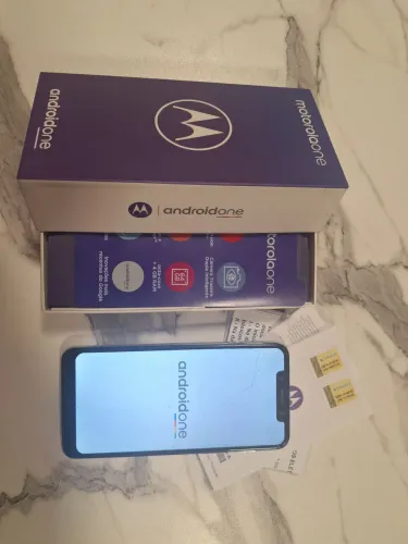 Motorola One - Funciona, ideal para peças ou reparo