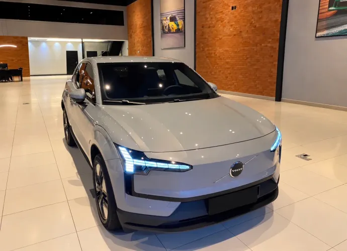 Volvo EX30 E60 Core (elétrico) 2024