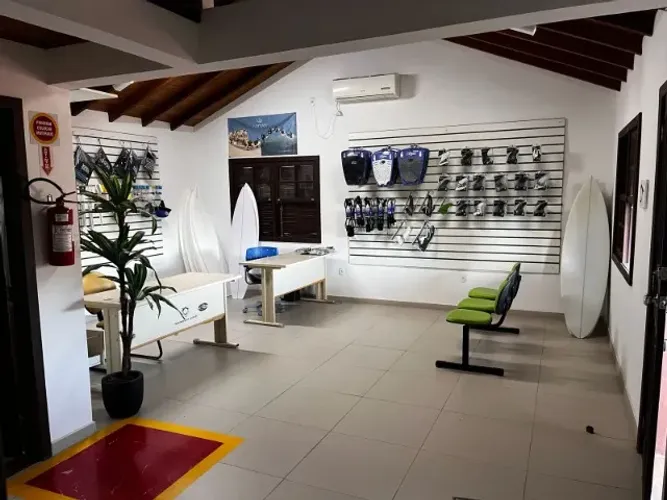 ALUGA-SE IMÓVEL COMERCIAL - RIO TAVARES / PICO DA CRUZ