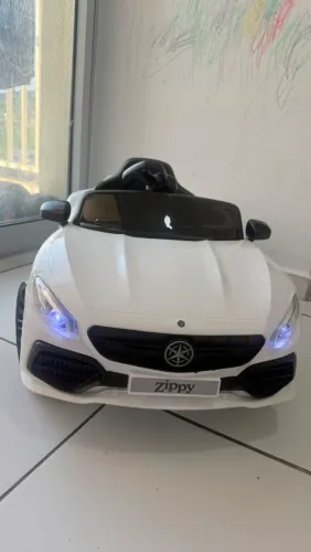 Carro infantil elétrico