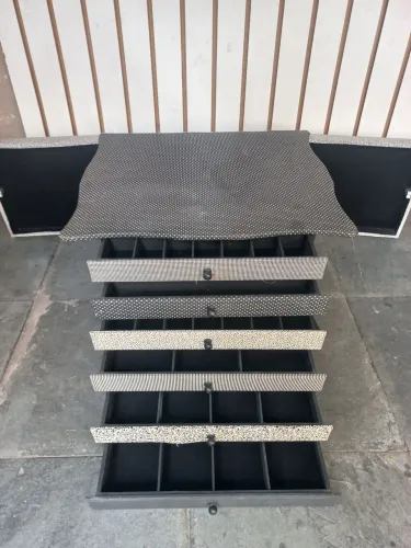 COMODA PORTA JOIAS GRANDE 44x52 e 32 ALT.