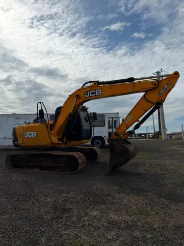 ESCAVADEIRA HIDRAULICA JCB JS 130
