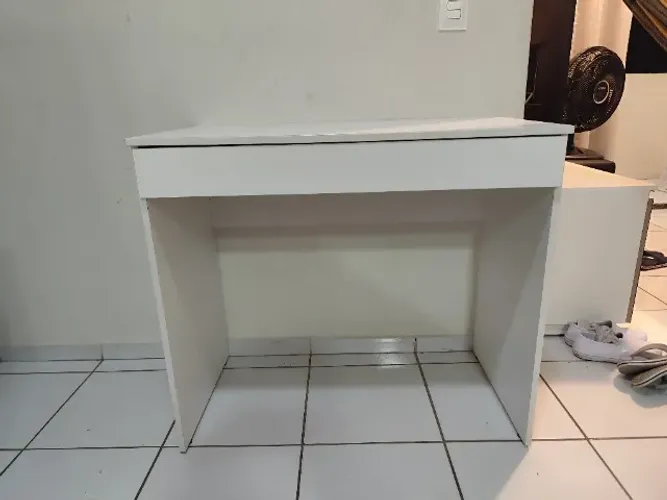 mesa escrivaninha cem por cento MDF