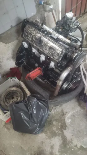 Motor de Chevette 1.6 gasolina com embreagem 