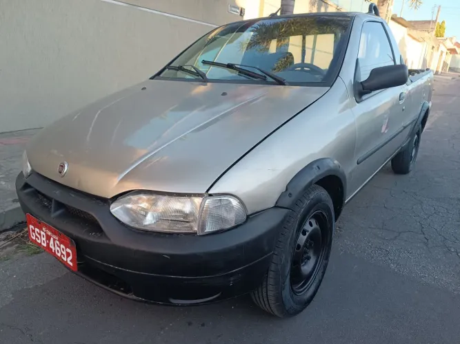 Fiat Strada Working 1.5 MPI 8V CS 2001