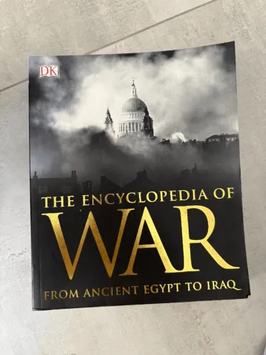 The Encyclopedia of War: From Ancient Egypt to Iraq ? DK ? Livro em Inglês