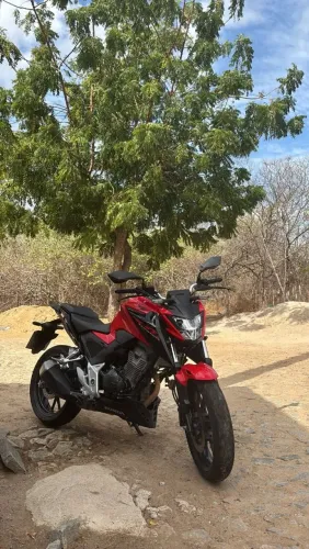 Vende-se cb Twitter 23.24 nova pouco km rodados so no ponto de transferir e rodar