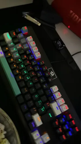 Teclado Mecânico Gamer Redragon Dark Avenger K568-2 RGB Switch Brown