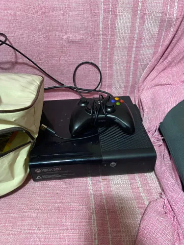 Vendo Xbox 360 destravado, ou troco por PS2 