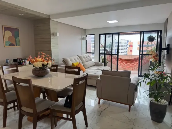 Apt com 4/4 com fixos,107m2 na ponta verde.