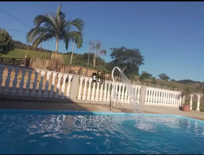 Imóvel para venda possui 85000 metros quadrados com 9 quartos em Vila Esperança - Santos D