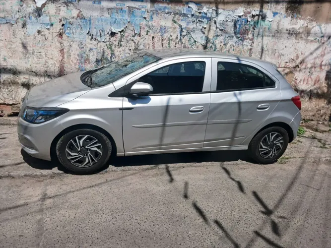 Chevrolet Onix JOY Hatch 1.0 8V Flex Mec. 4P 2018