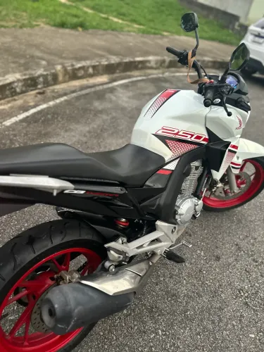 CB Twister 250 F 2022