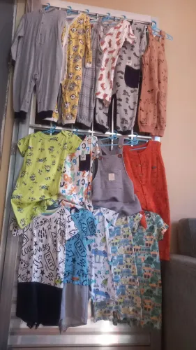 Vende-se kit macacão infantil para menino semi novo excelente tamanho 2 e 3.