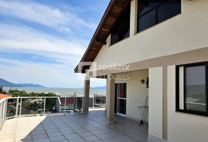 Residência de alto padrão para aluguel com vista para o mar - Florianópolis