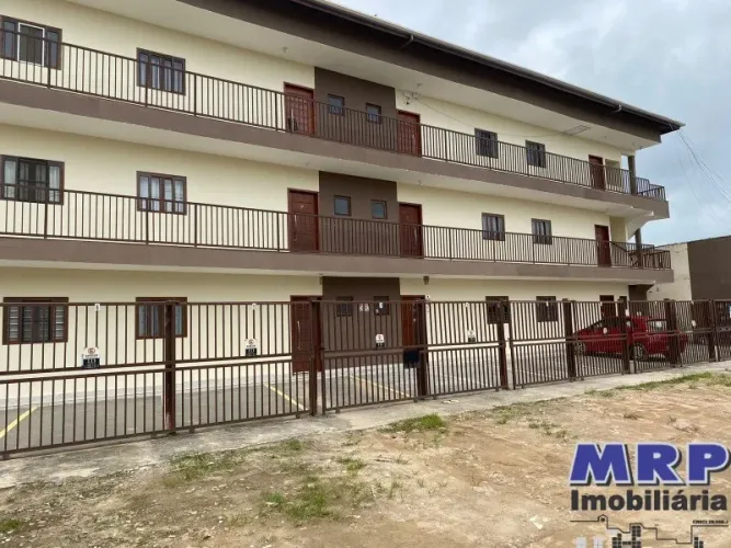 Apartamento com dois dormitórios em Ubatuba. Praia da Maranduba. Condomínio com piscina.