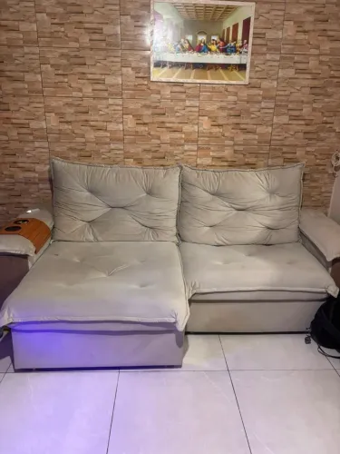 Sofá retrátil e reclinável