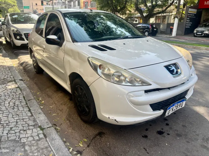 Peugeot 207 Active 1.4 Flex 8V 5P 2014