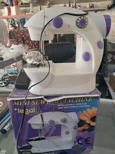 Mini máquina de costura