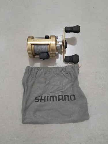 Carretilha Shimano Calcutta 400B