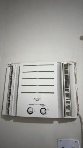 Ar-condicionado de Janela Springer Midea Mecânico Frio 7.500 BTU/h 127v