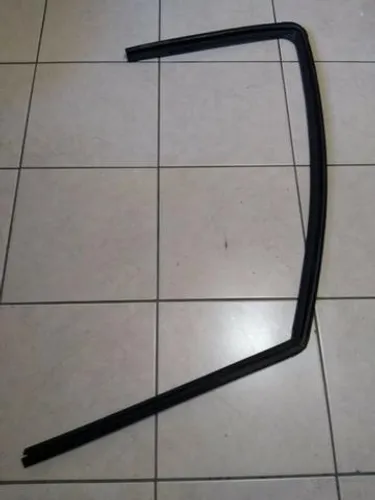 Guarnição Borracha Porta Dianteira Lado Direito Prisma 2018