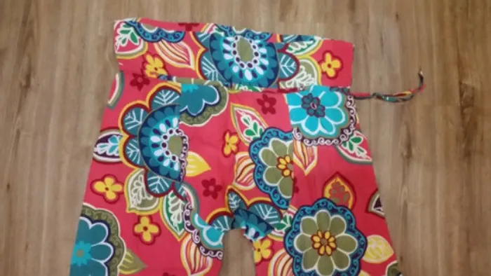 Calça em algodão saruel estampa florida M