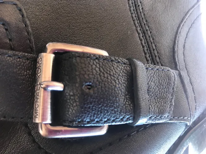 Bota Michael kors couro preta 36,5