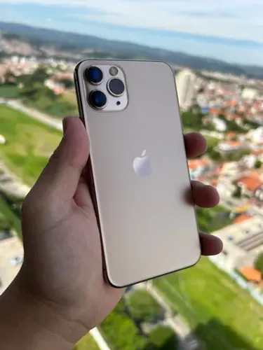 iPhone 11 pro gold com garantia // detalhe Face ID 