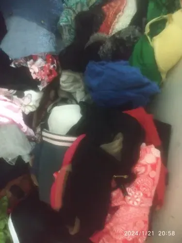 50 peças de roupa pra brecho