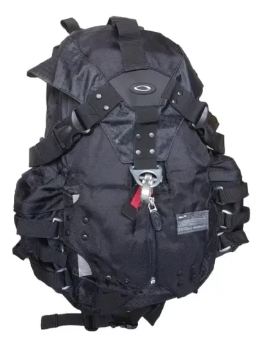Mochila de Costa Original Oakley Preta Mini Icon 2.0 c/ ferrolhos metalicos