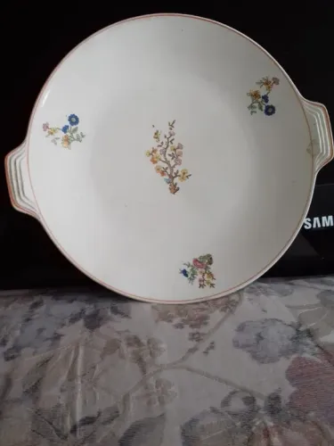 Travessa de Louça muito linda e antiga