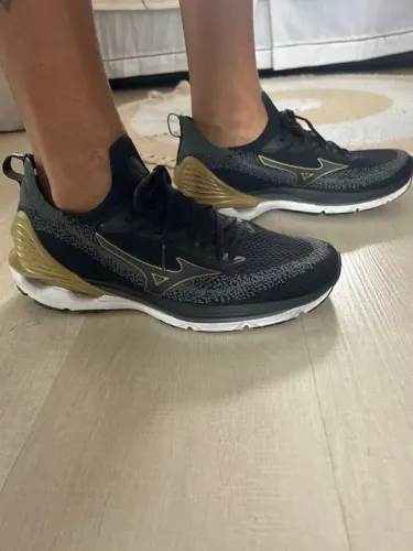 Tênis Mizuno wave laser / 42