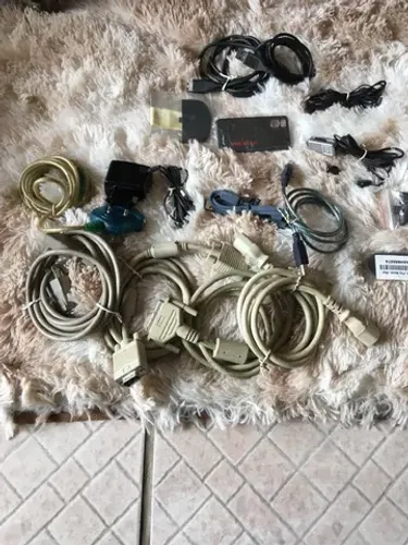 Cabos , fones, tomadas, e peças para reposição : De computador e celular