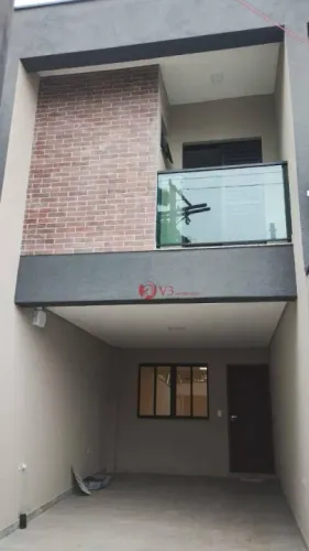 Sobrados na Guilhermina Esperança com 2 dorms, 1 suites 1 lavabo, vaga para 2 carros, saca