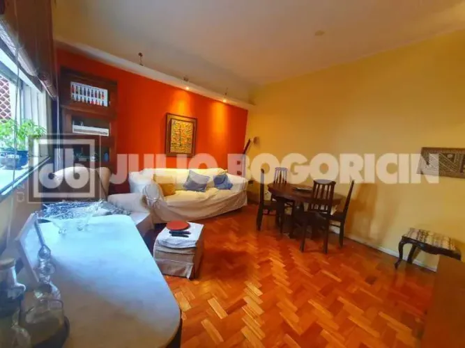 BOTAFOGO - RUA PAULINO FERNANDES - PRÉDIO DE ÉPOCA - DOIS QUARTOS - SILENCIOSO - DEPENDÊNC
