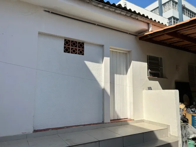 Casa pequena nos fundos 1 Dormitório
