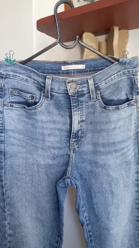 Calça Jeans Levi's® 724 High Rise Straight tamanho W29/ L32 - Tam 38