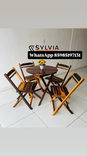 Conjunto de mesa e cadeiras dobráveis de madeira