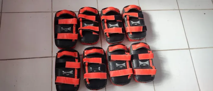 Aparadores de chute profissional marca thunder