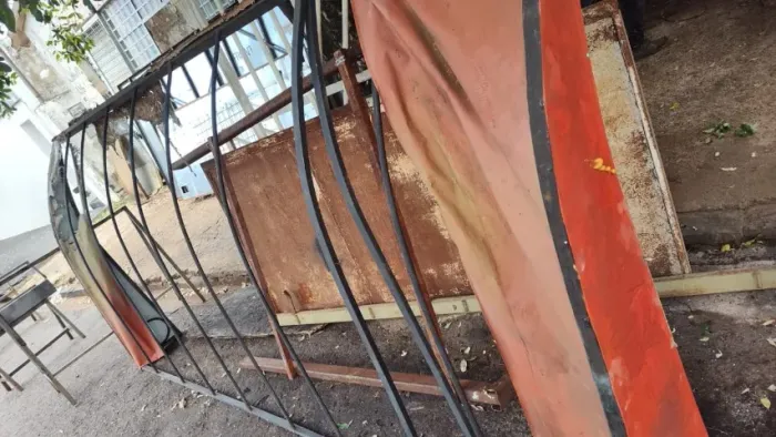 VENDO TOLDO DE FERRO 3,67x1,73