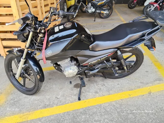 Excelente moto