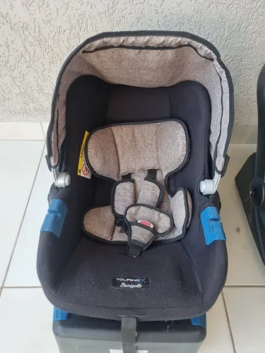 1 Bebê conforto Burigotto Touring