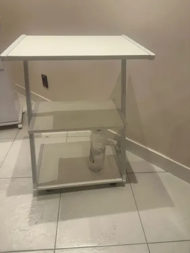 Prateleira/Expositor com Rodinhas