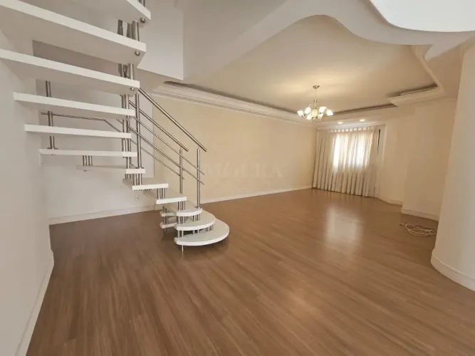 Cobertura Duplex á venda pertinho da beira mar de Florianópolis